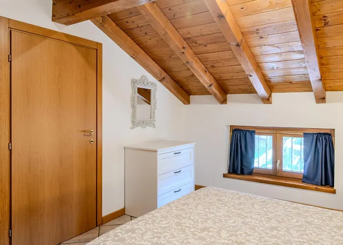 Mina By Interhome Carriola