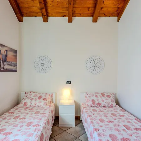 Mina By Interhome Carriola